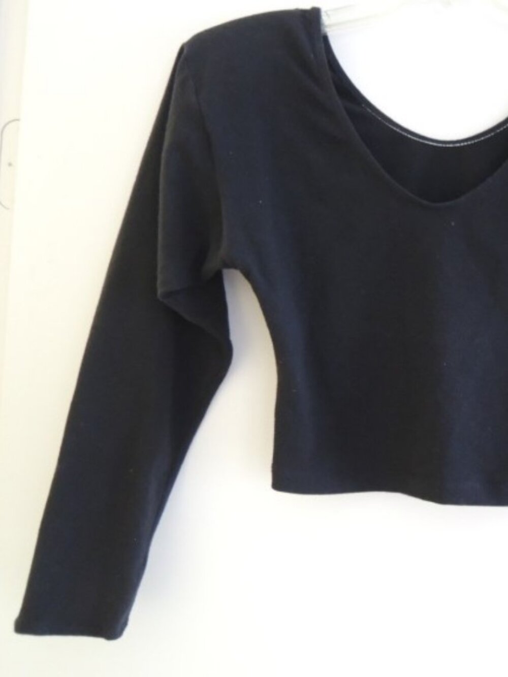 Ladies Crop Top Size M Black Cotton Blend L/S Tapered Top by THE LIMITED - NWOT
